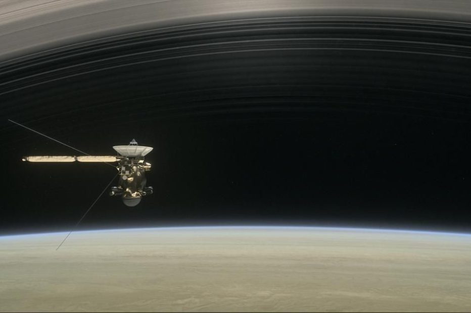 «Кассини» приступает к выполнению пяти последних витков вокруг Сатурна