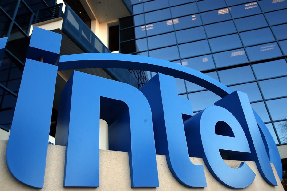 Intel представила первый 10-нм процессор Cannon Lake
